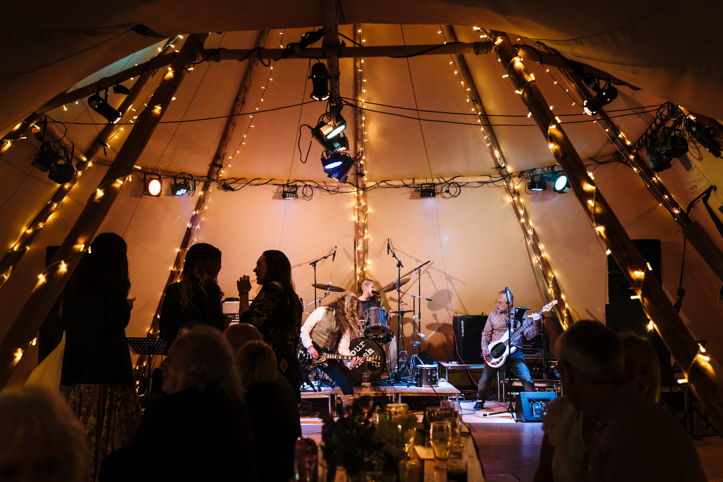 live band at tipi wedding, castle bromwich hall gardens